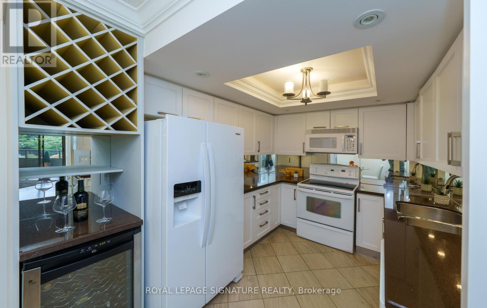 216- 215 The Donway West West, Toronto, ON photo 14