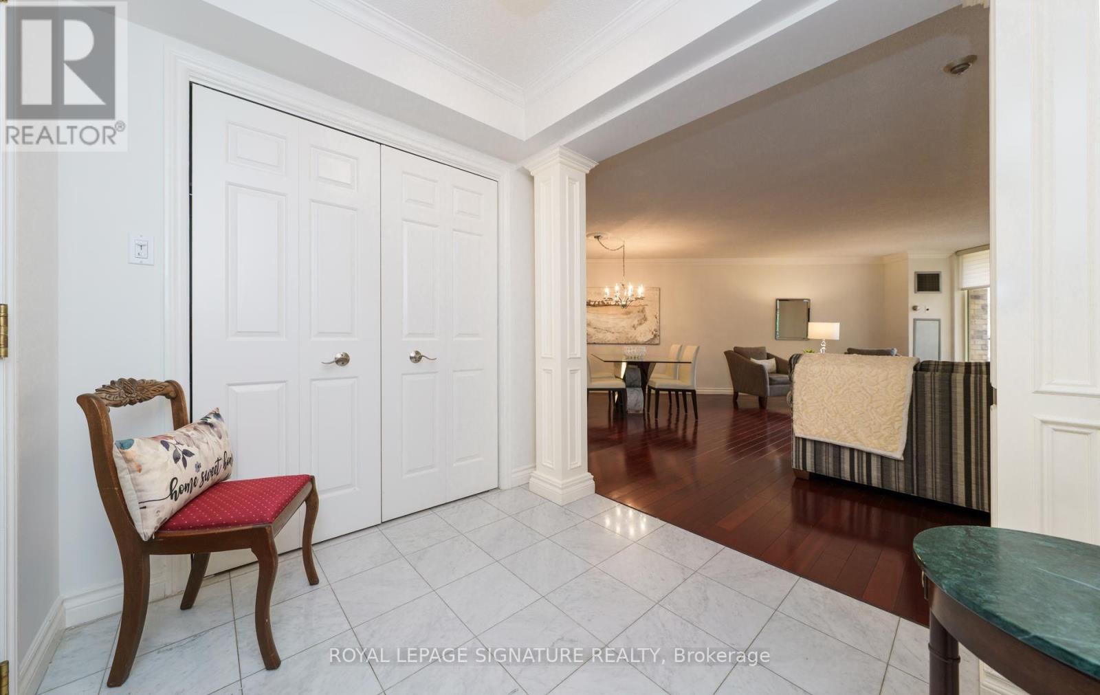 216- 215 The Donway West West, Toronto, ON photo 4