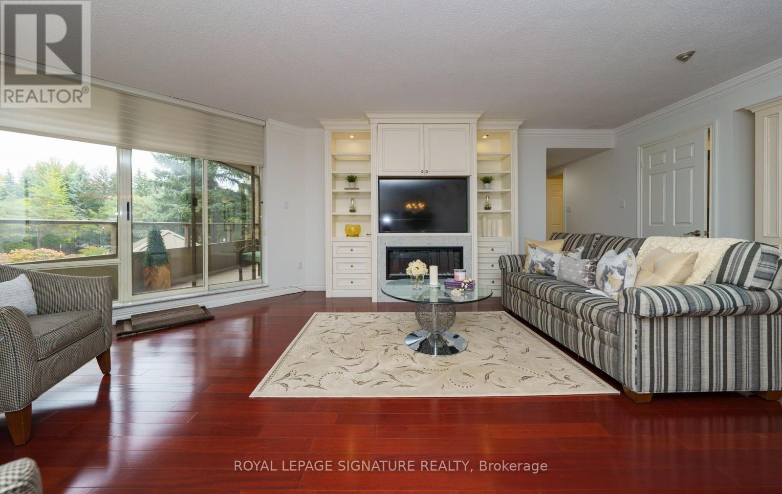 216- 215 The Donway West West, Toronto, ON photo 5