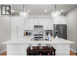 205 741 Travino Lane, Saanich, BC V8Z0G3 Photo 16