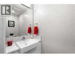 205 741 Travino Lane, Saanich, BC V8Z0G3 Photo 32
