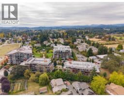 205 741 Travino Lane, Saanich, BC V8Z0G3 Photo 35