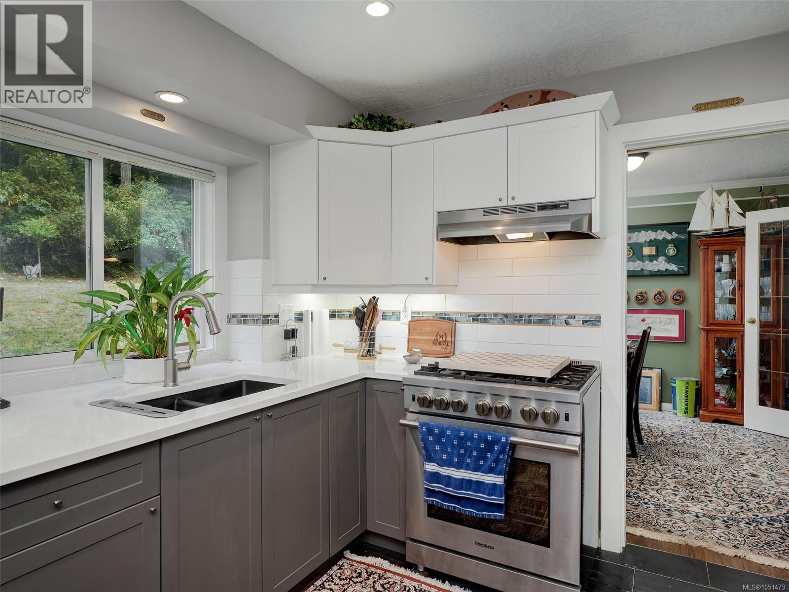 905 Worrall Dr - Image 11