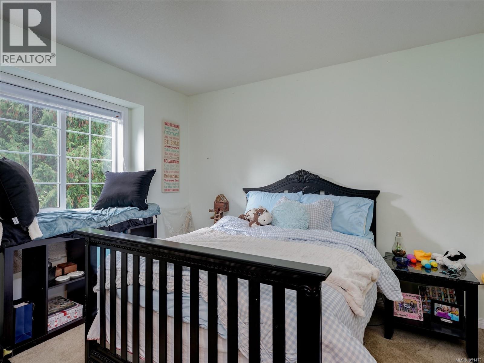 905 Worrall Dr - Image 20