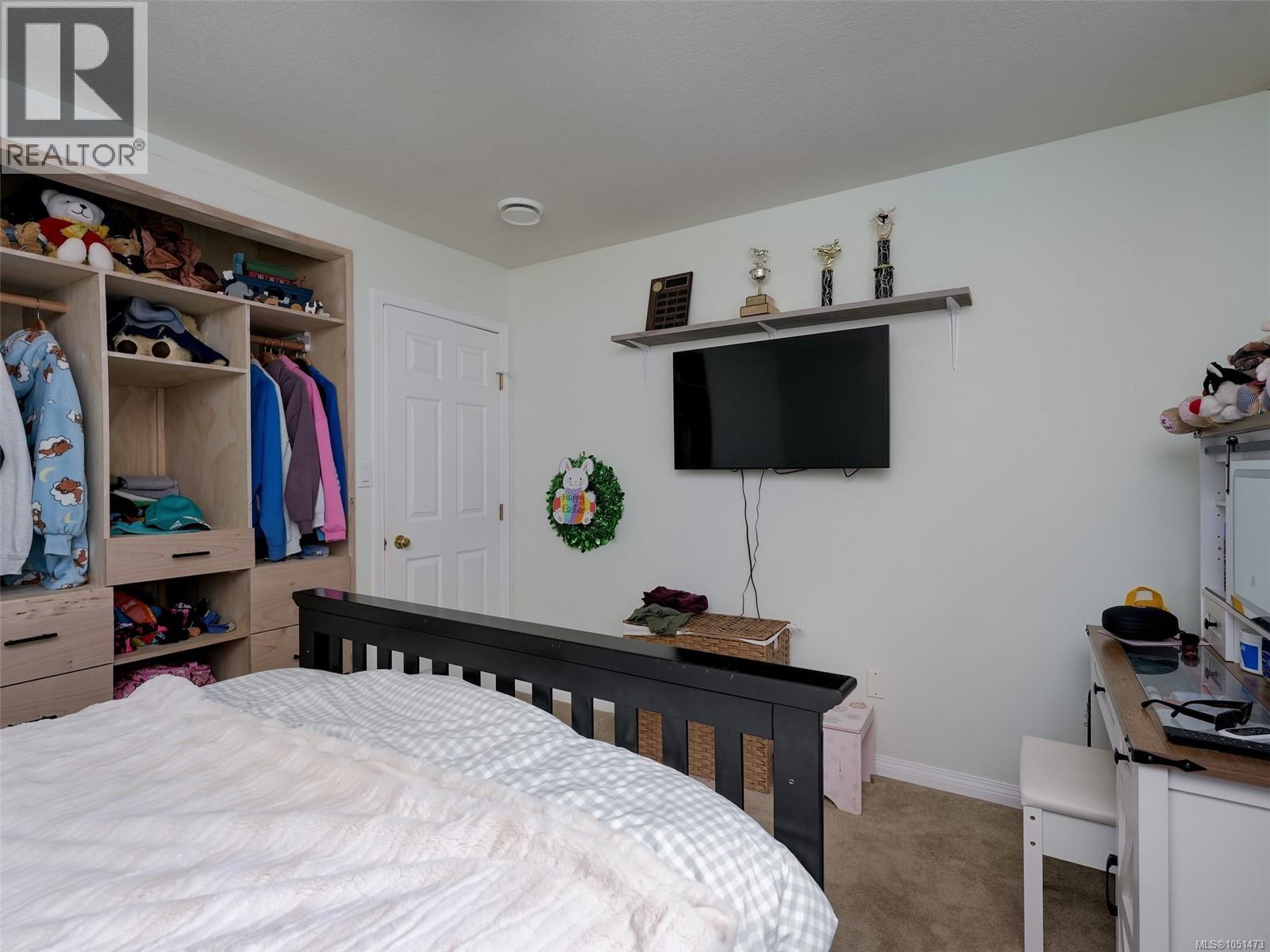 905 Worrall Dr - Image 21