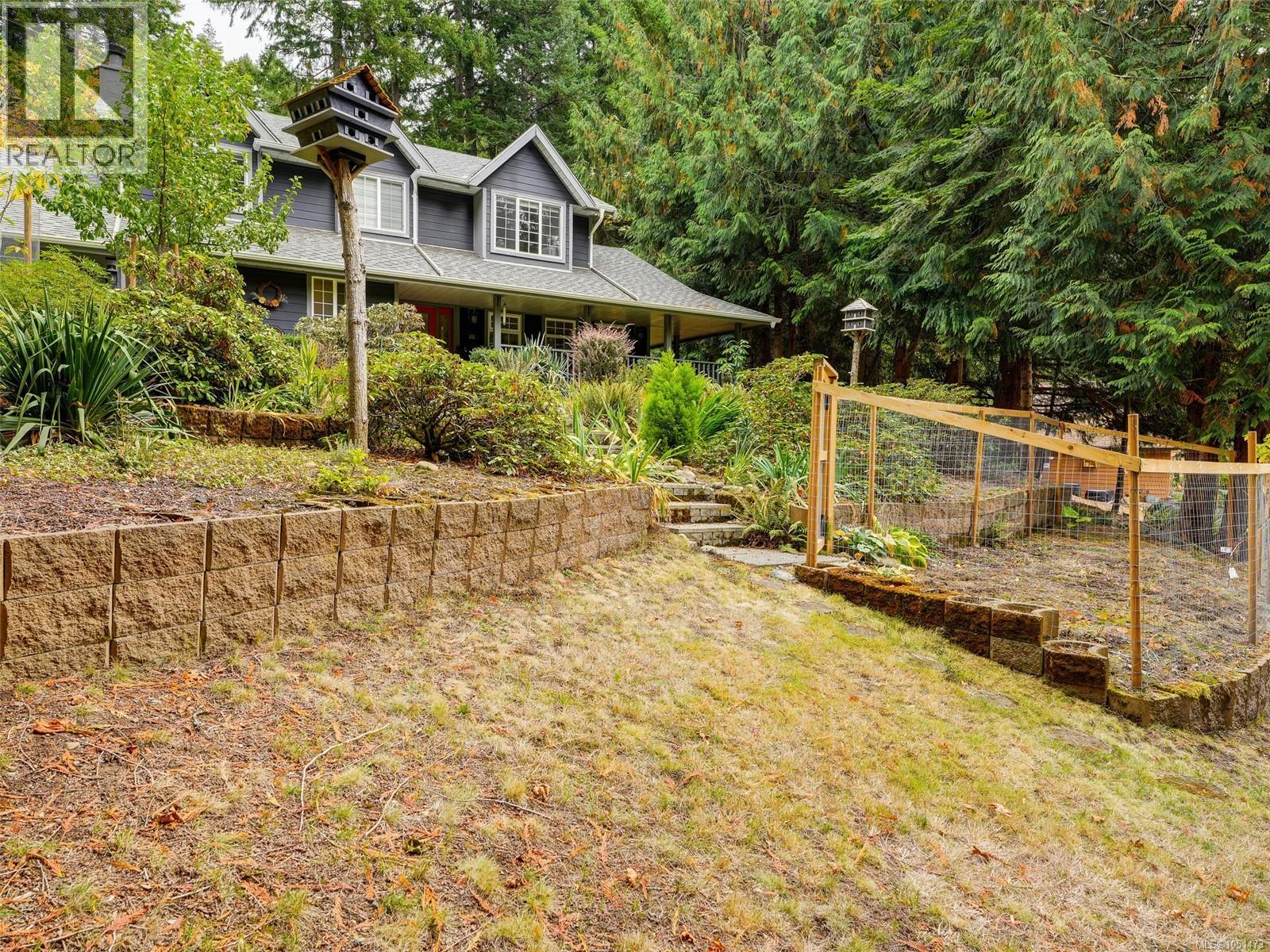 905 Worrall Dr - Image 33