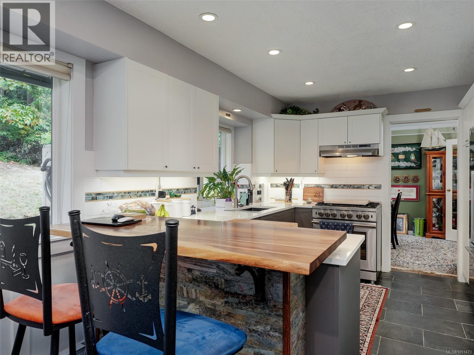 905 Worrall Dr - 8