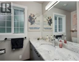 905 Worrall Dr, Langford, BC V9C3C8 Photo 24