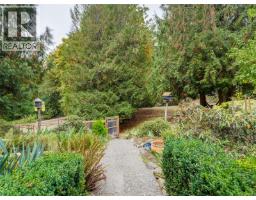 905 Worrall Dr, Langford, BC V9C3C8 Photo 32