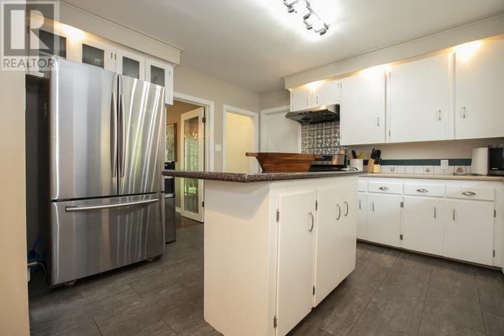 1397 Queen ST E - 32