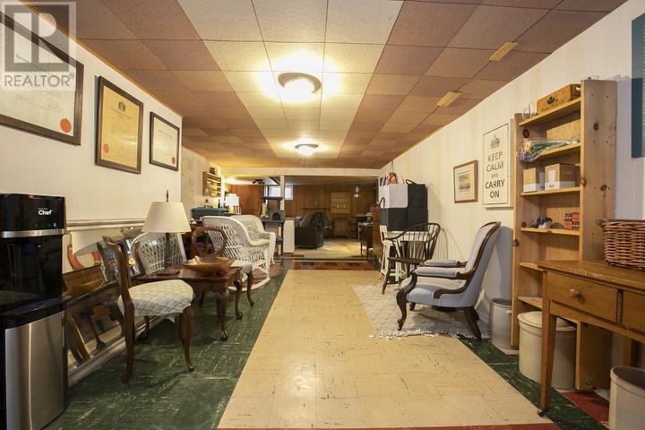 1397 Queen ST E - 46