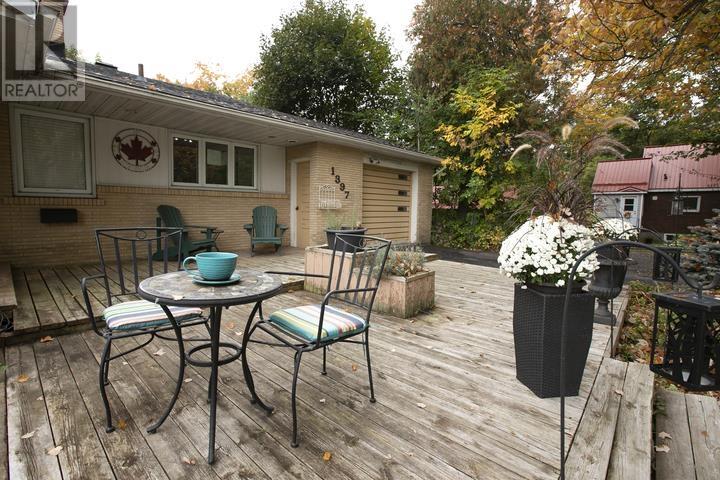 1397 Queen ST E - 7