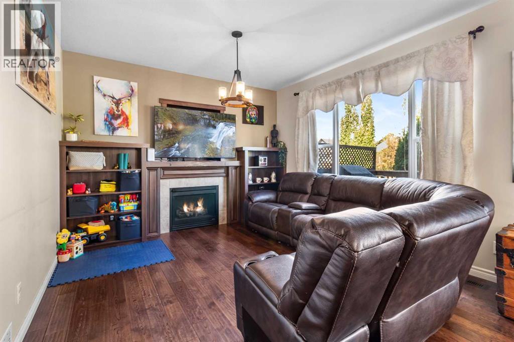 Listing photo – 163 Wiley Crescent, Red Deer