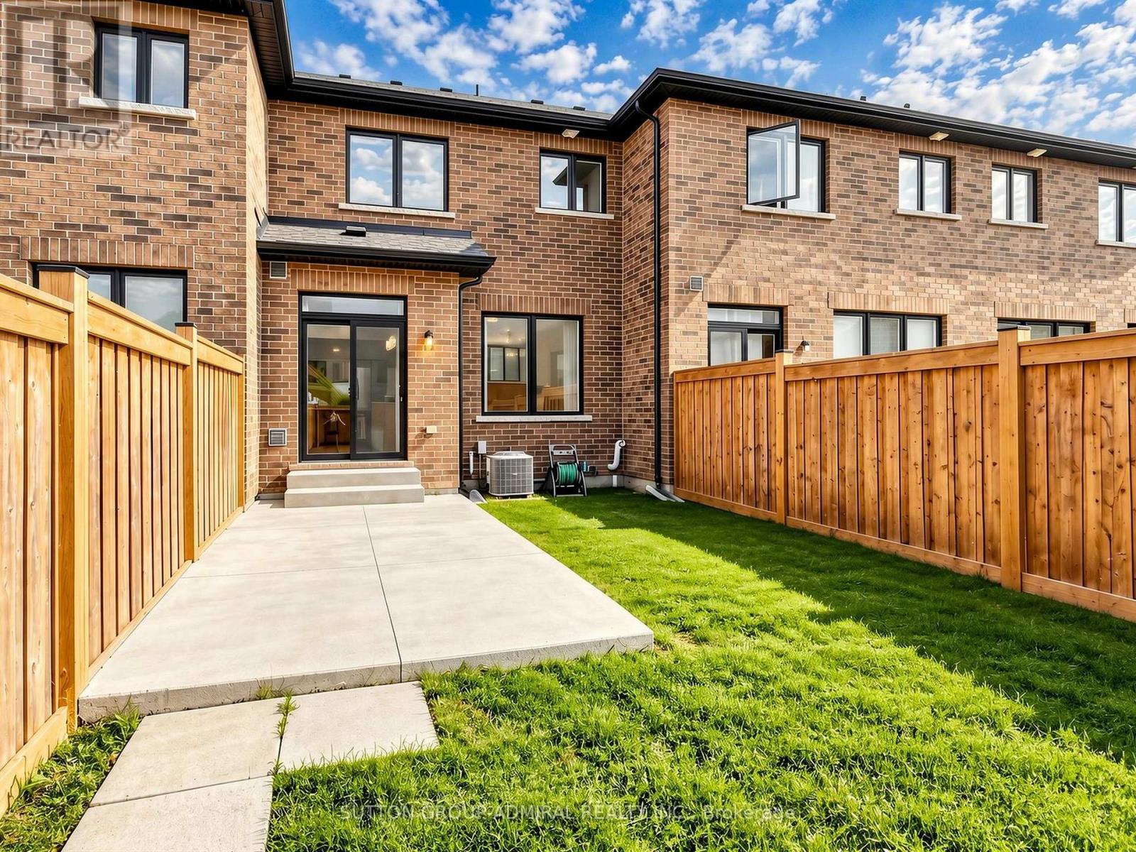 1475 BLACKMORE STREET - Image 44