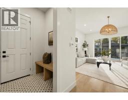 4pc Bathroom - 727 15 Street Nw, Calgary, AB T2N2B3 Photo 10