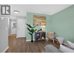 Primary Bedroom - 9, 567 Edmonton Trail Ne, Airdrie, AB T4B2L4 Photo 8