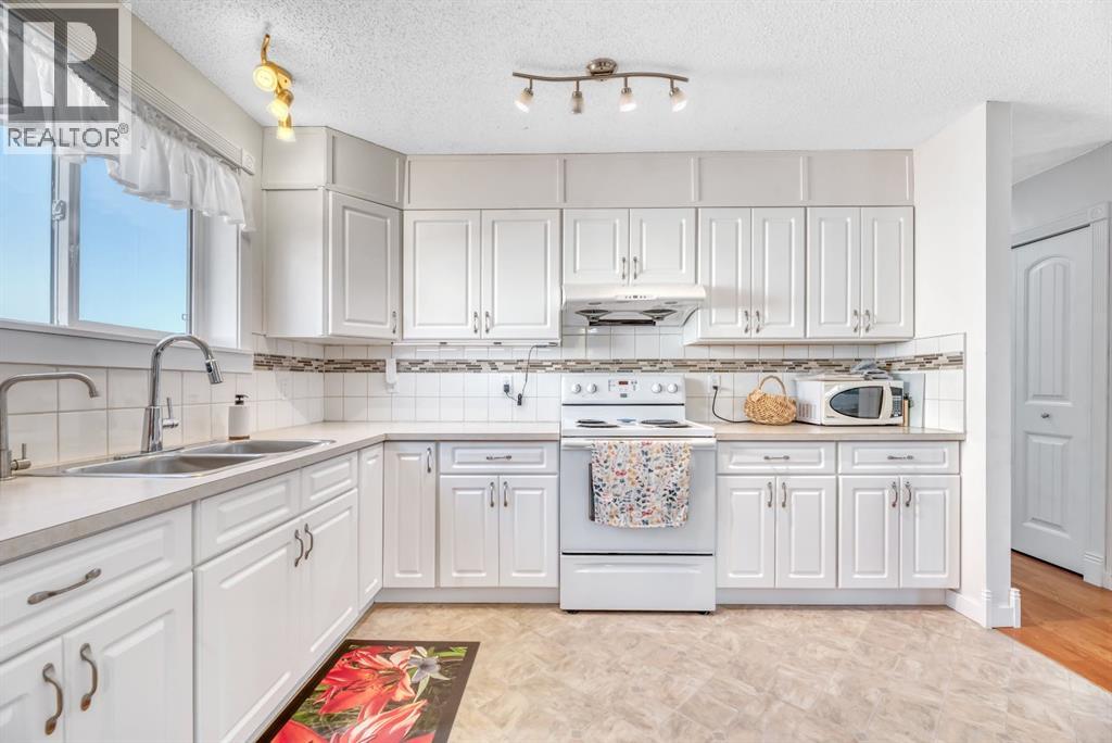 111 Maplewood Place - 14