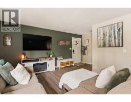 4pc Bathroom - 228 Midridge Crescent Se, Calgary, AB T2X1C6 Photo 7