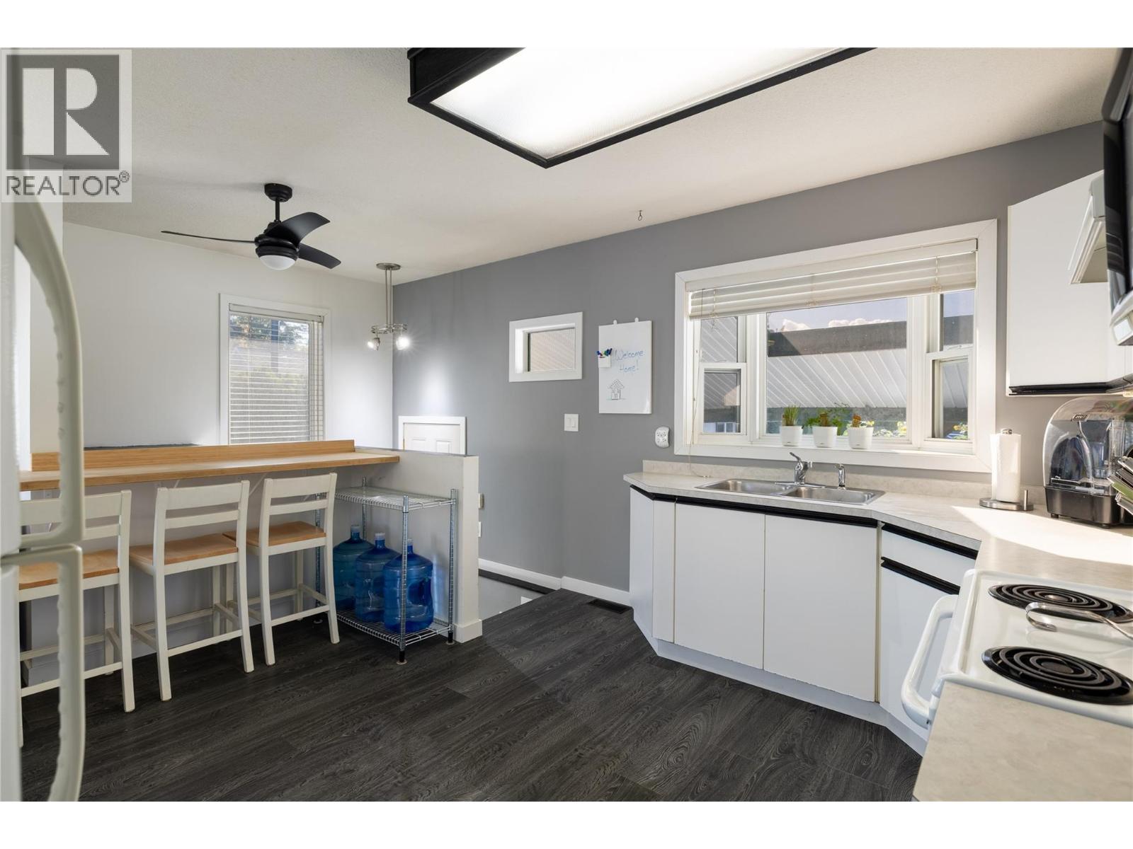 3512 27 Avenue - 10