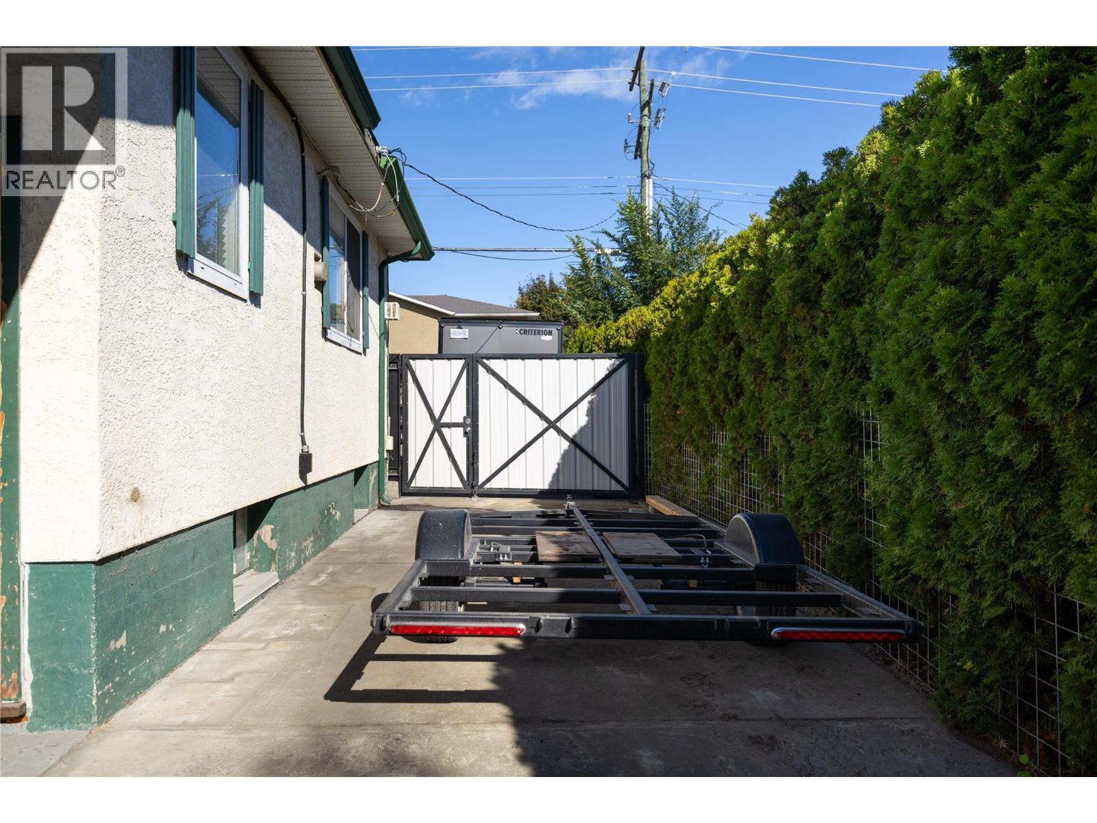 3512 27 Avenue - 49