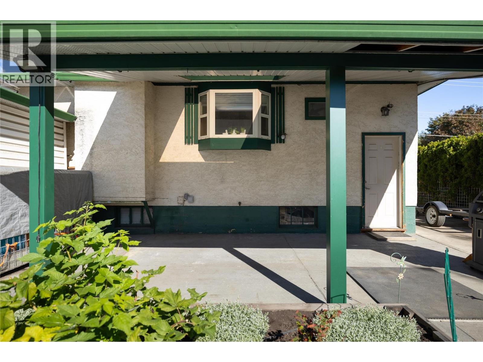3512 27 Avenue - 43
