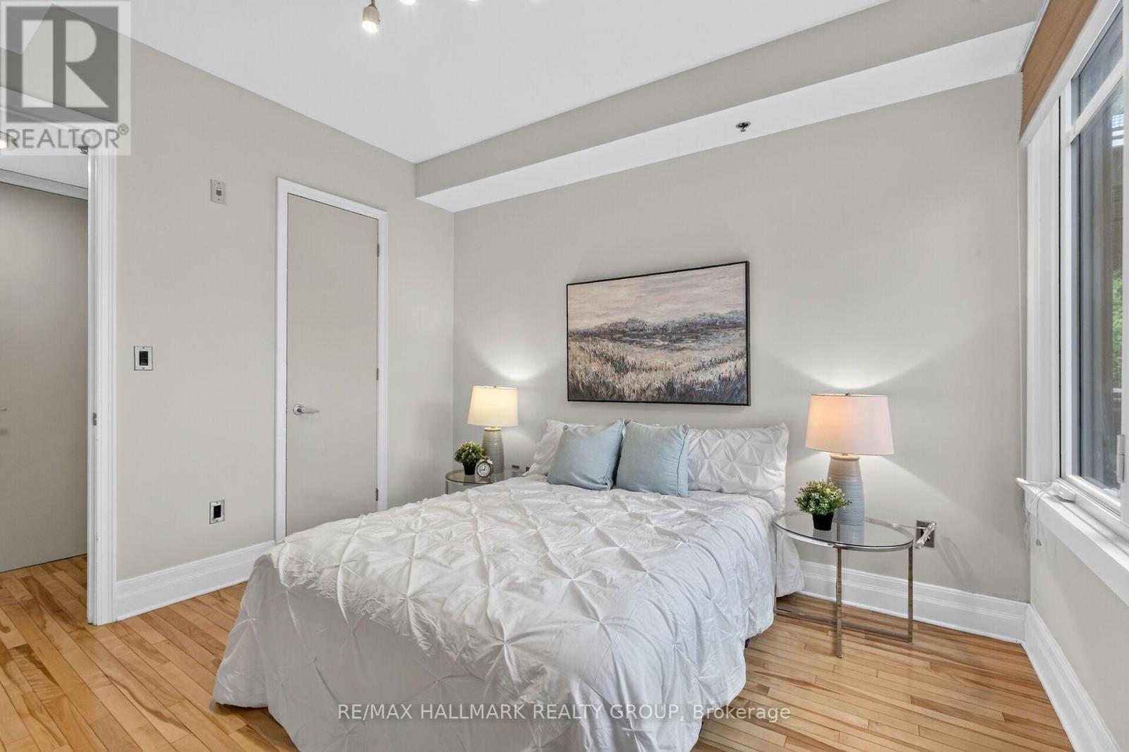 #210 457 MCLEOD STREET - 25