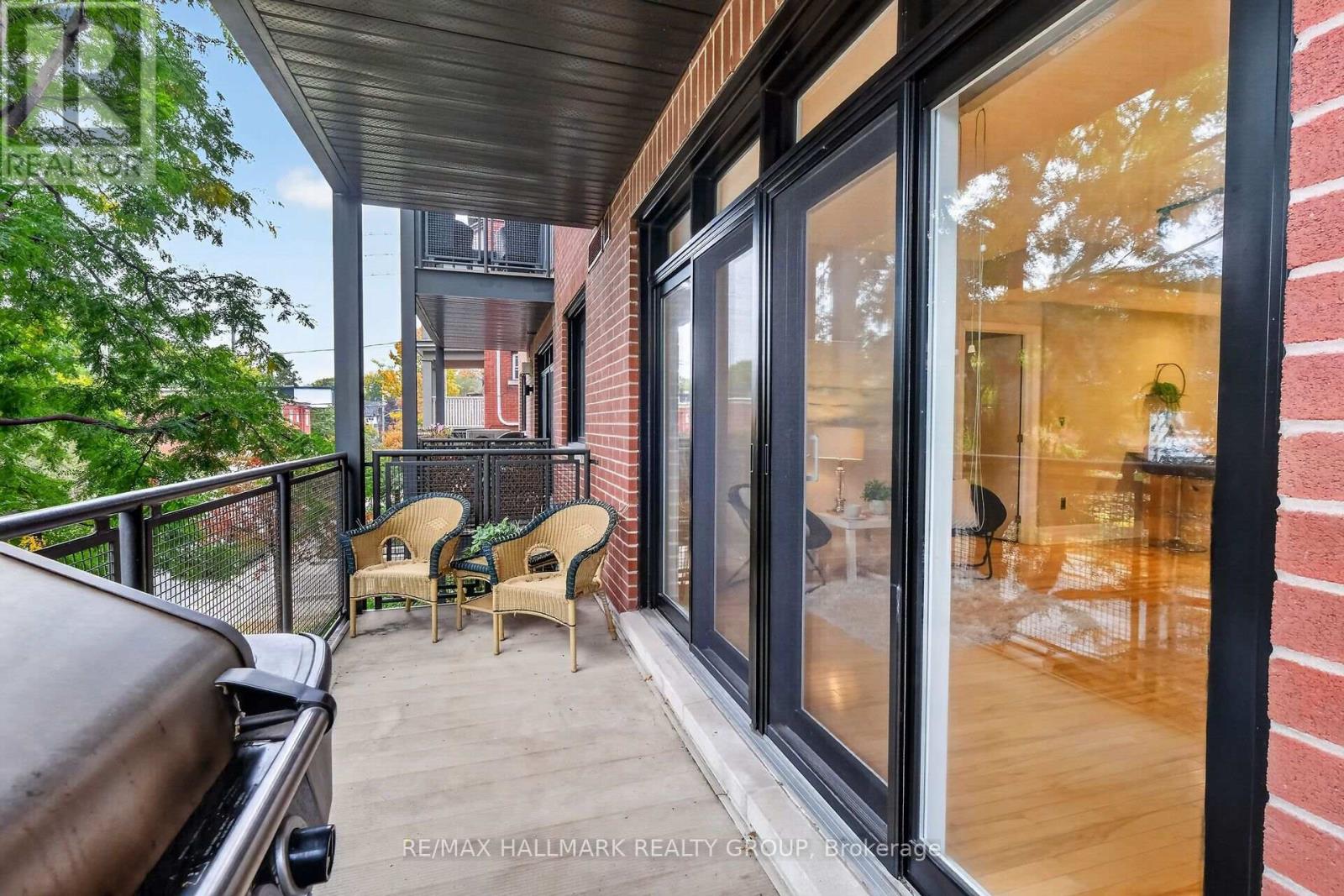 #210 457 MCLEOD STREET - 30