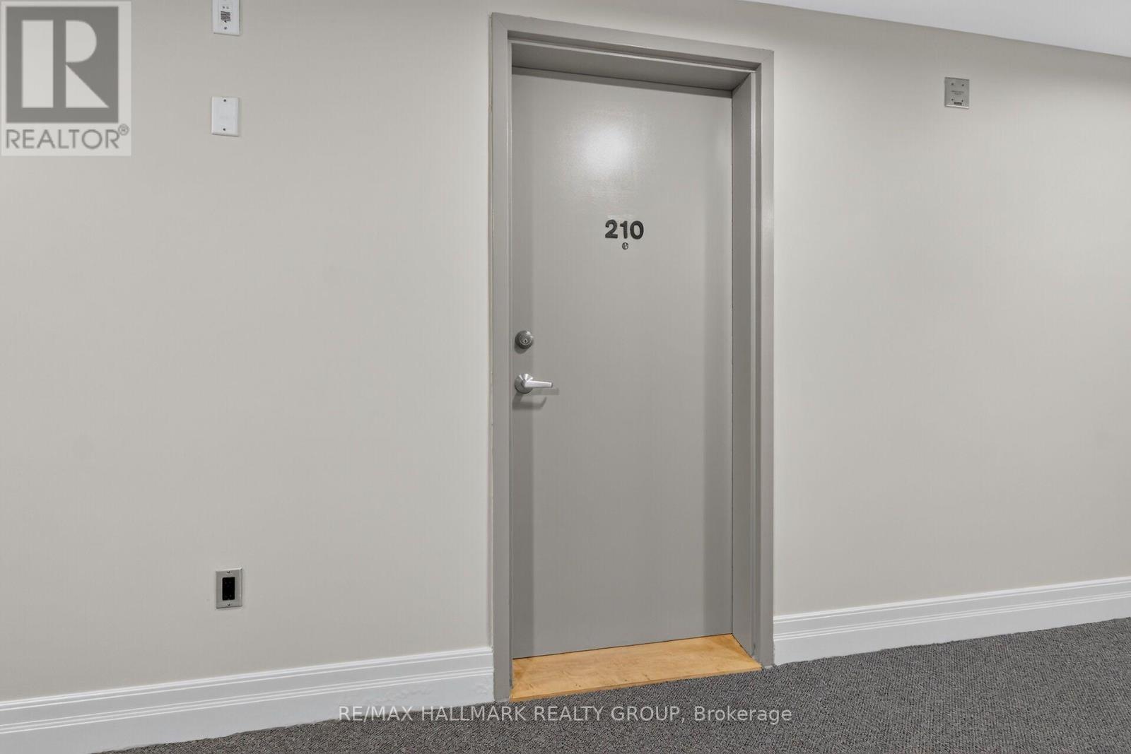 #210 457 MCLEOD STREET - 38