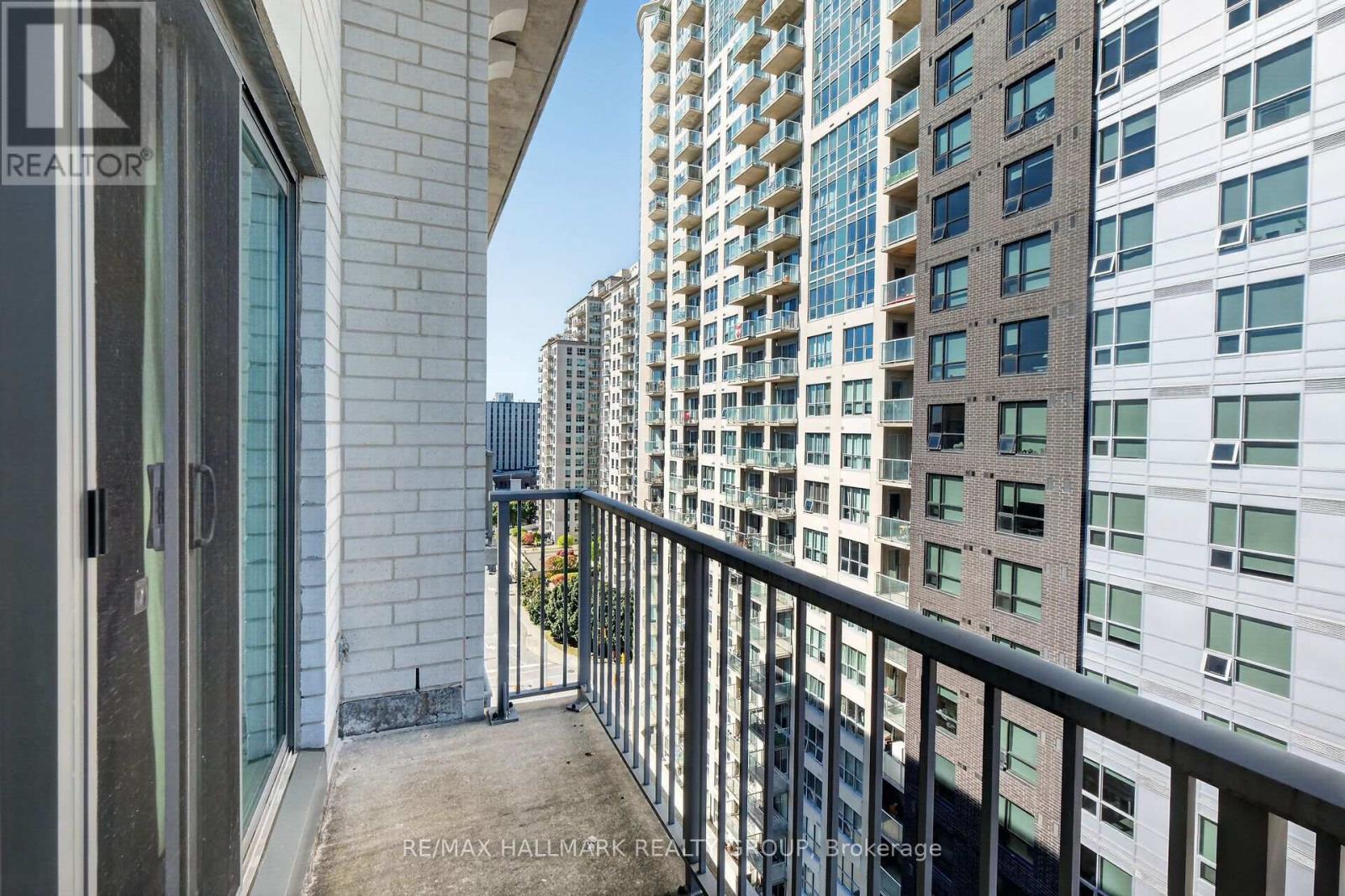 #1209 200 BESSERER STREET - 31