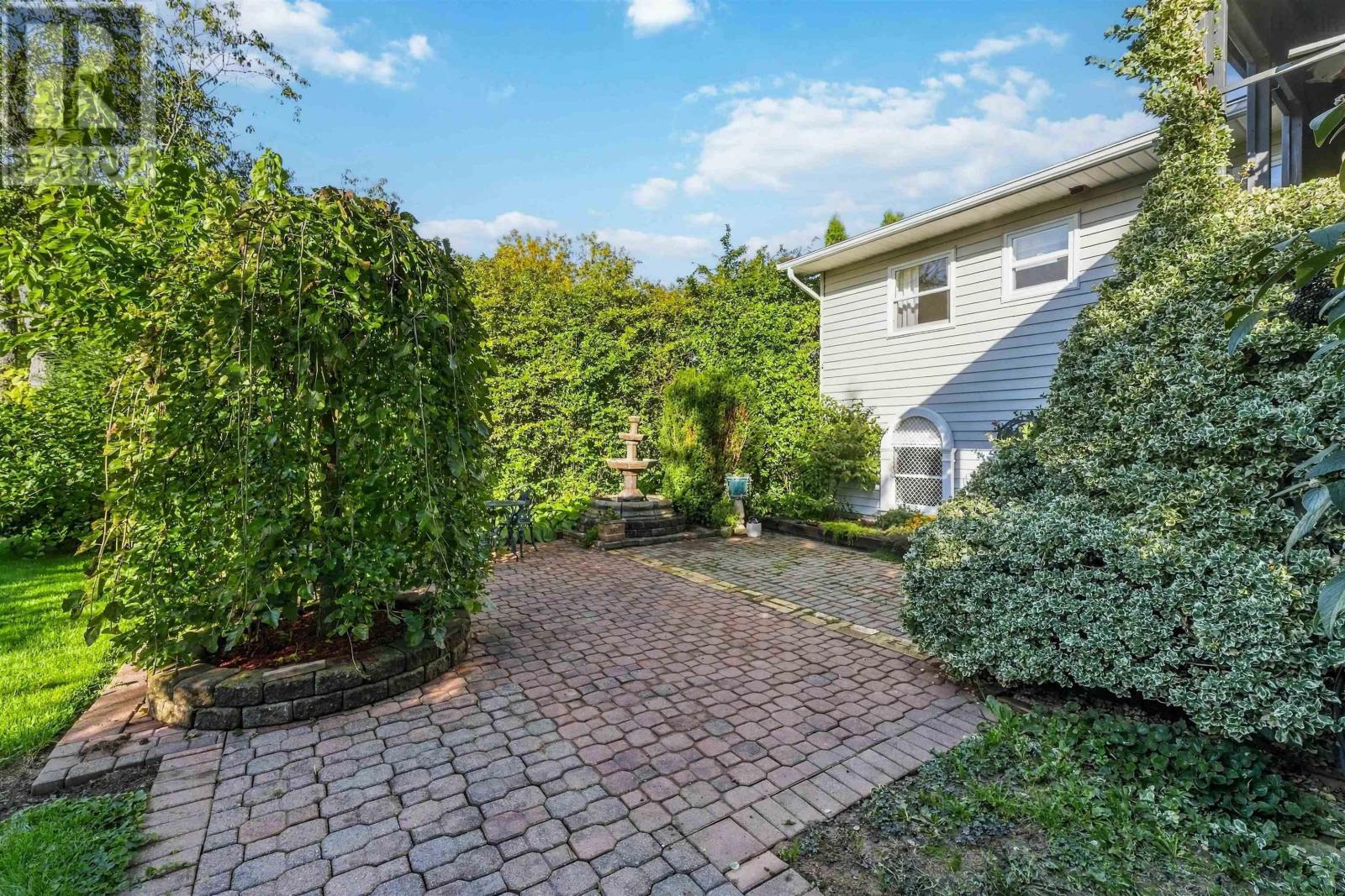 887 Richard Street - Image 29