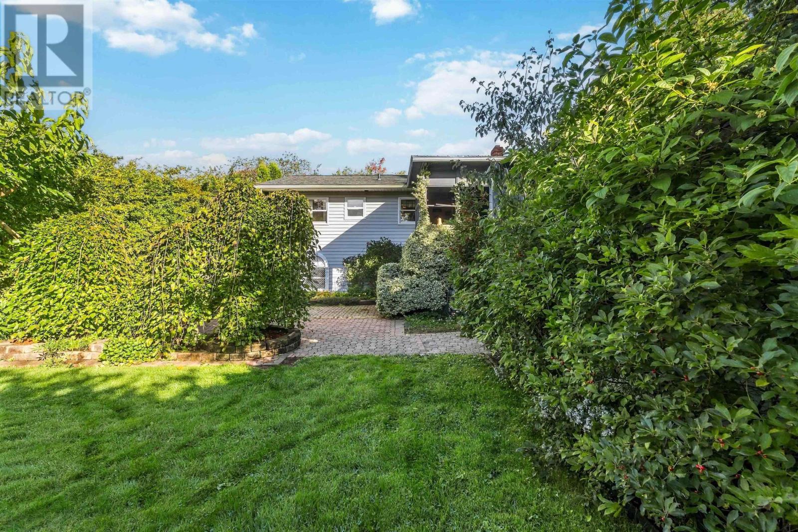 887 Richard Street - Image 31