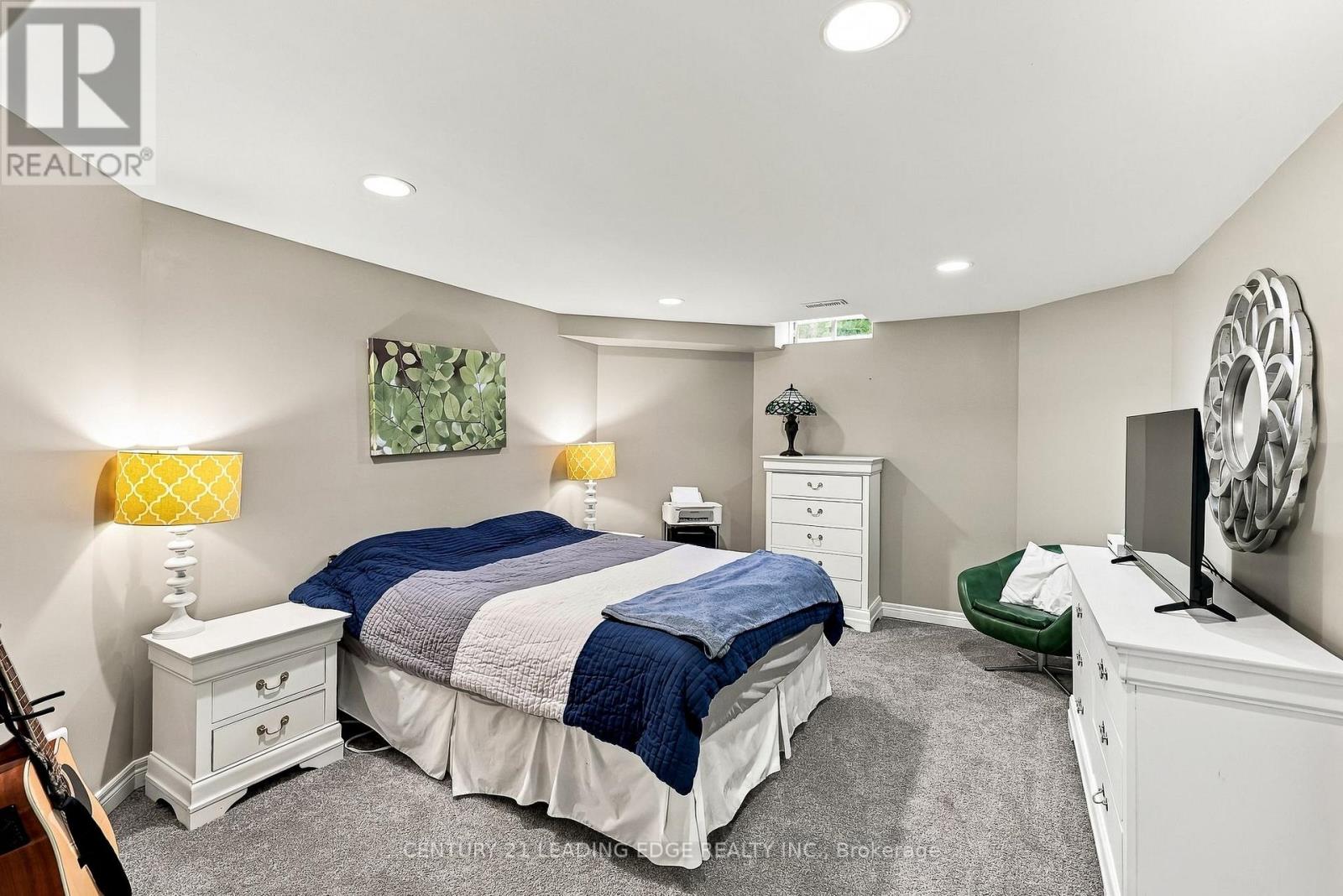 12 COASTVIEW COURT - Image 33