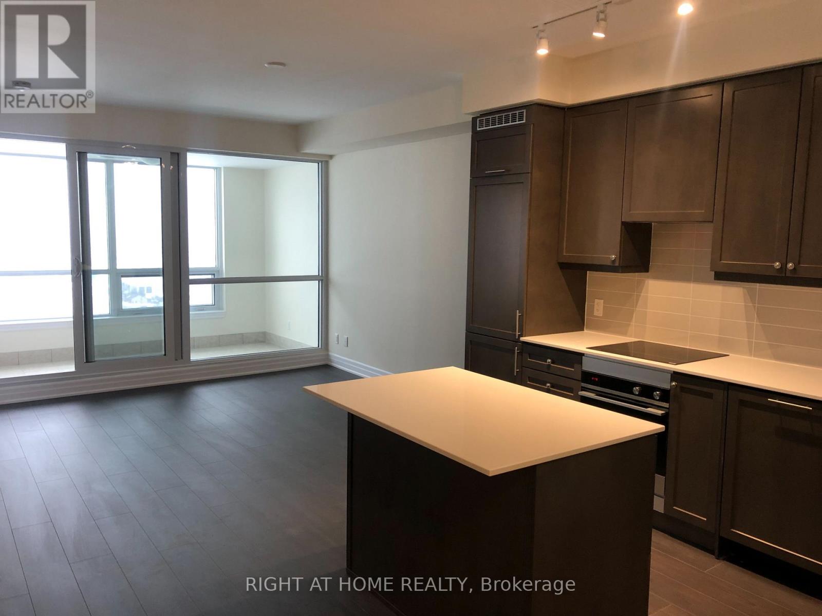 2005 - 9075 JANE STREET, Vaughan (Concord) — photo 2