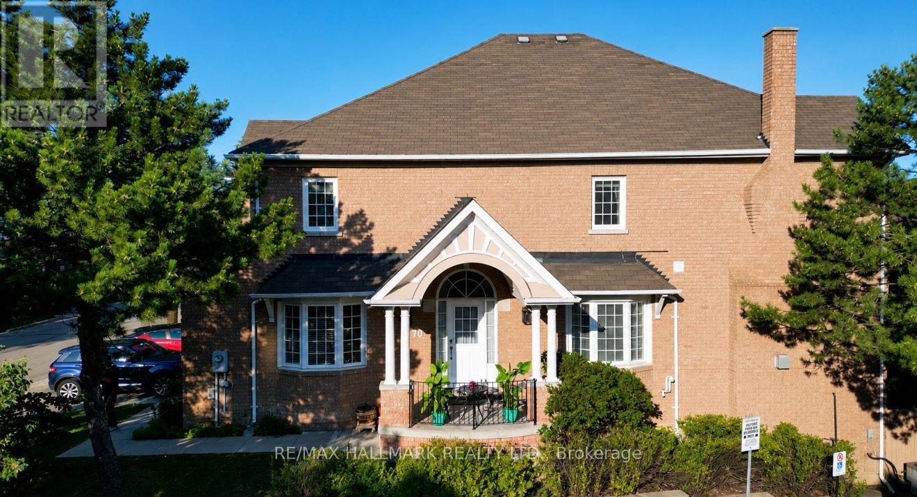 70 - 190 HARDING BOULEVARD W, Richmond Hill (North Richvale) — photo 2