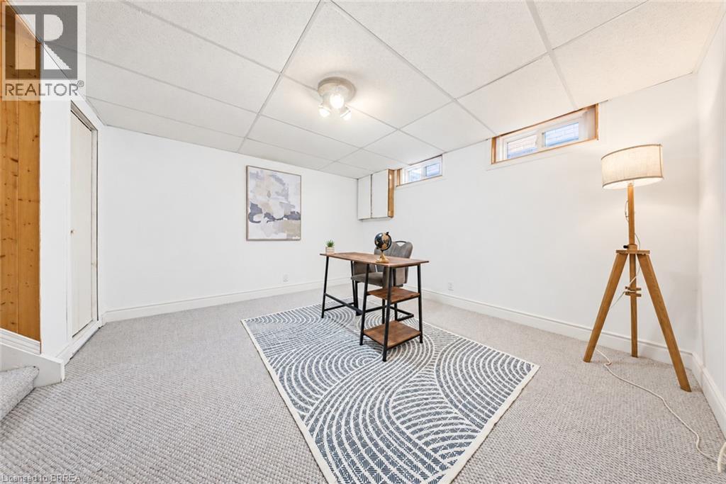 16 Burwell Street — photo 21