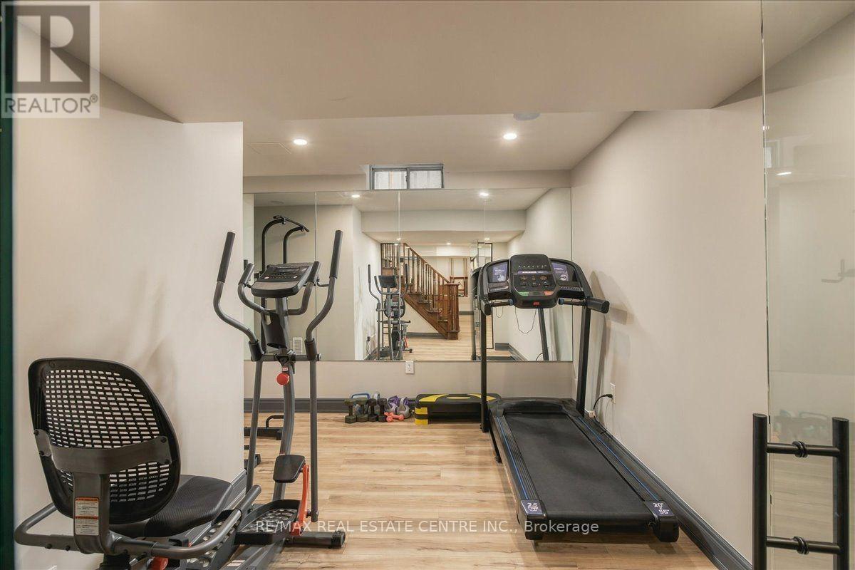 1749 Heritage Way, Oakville, ON photo 41