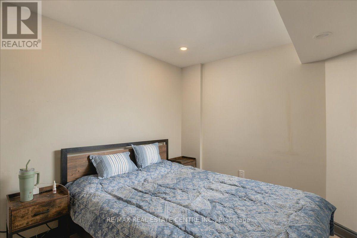 1749 Heritage Way, Oakville, ON photo 44