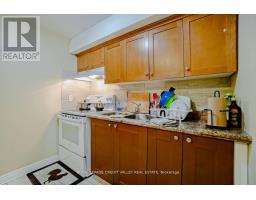 95 Mullis Crescent, Brampton, ON L6Y4T1 Photo 7