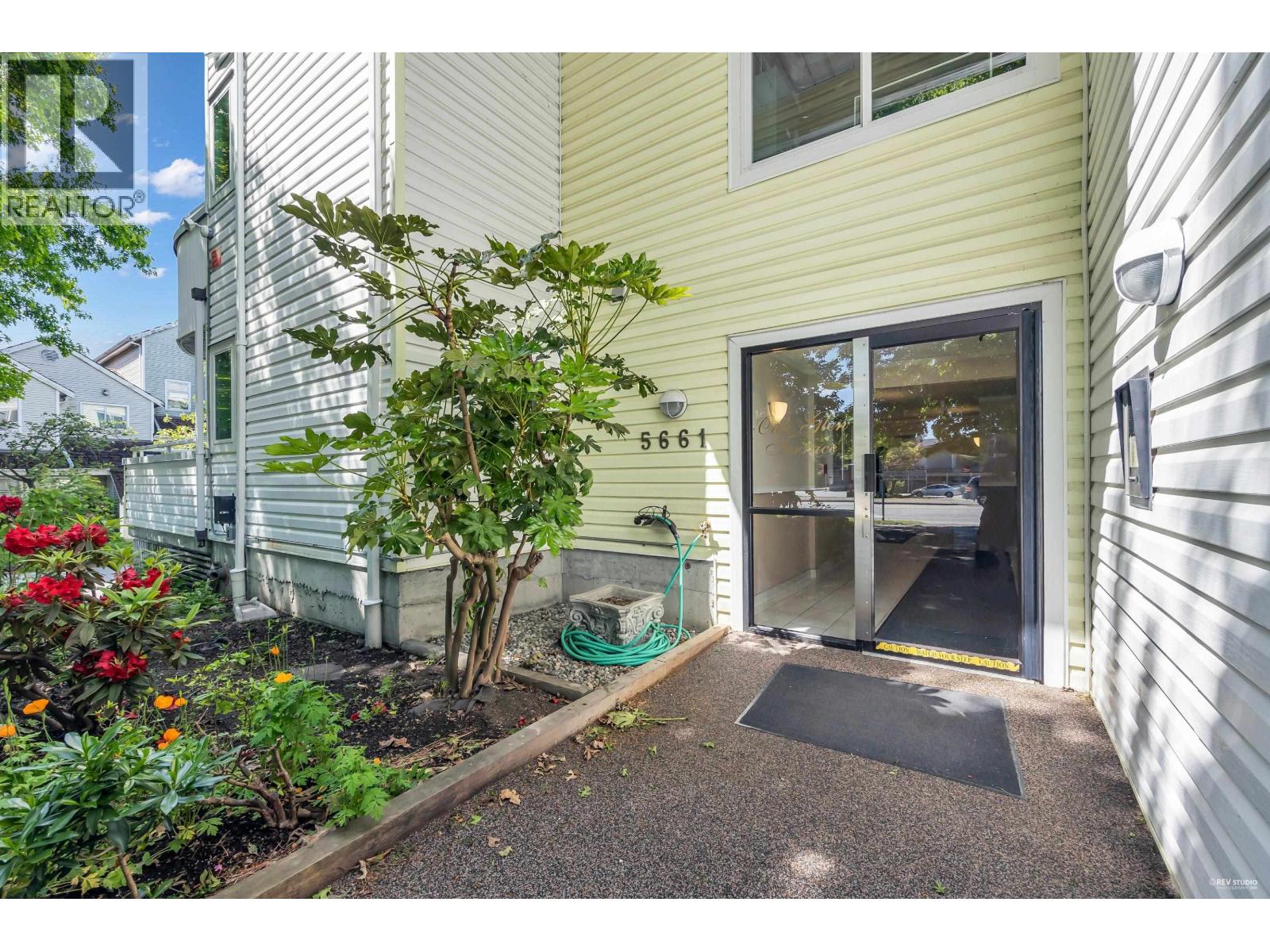 Photo of 15 5661 LADNER TRUNK ROAD 16