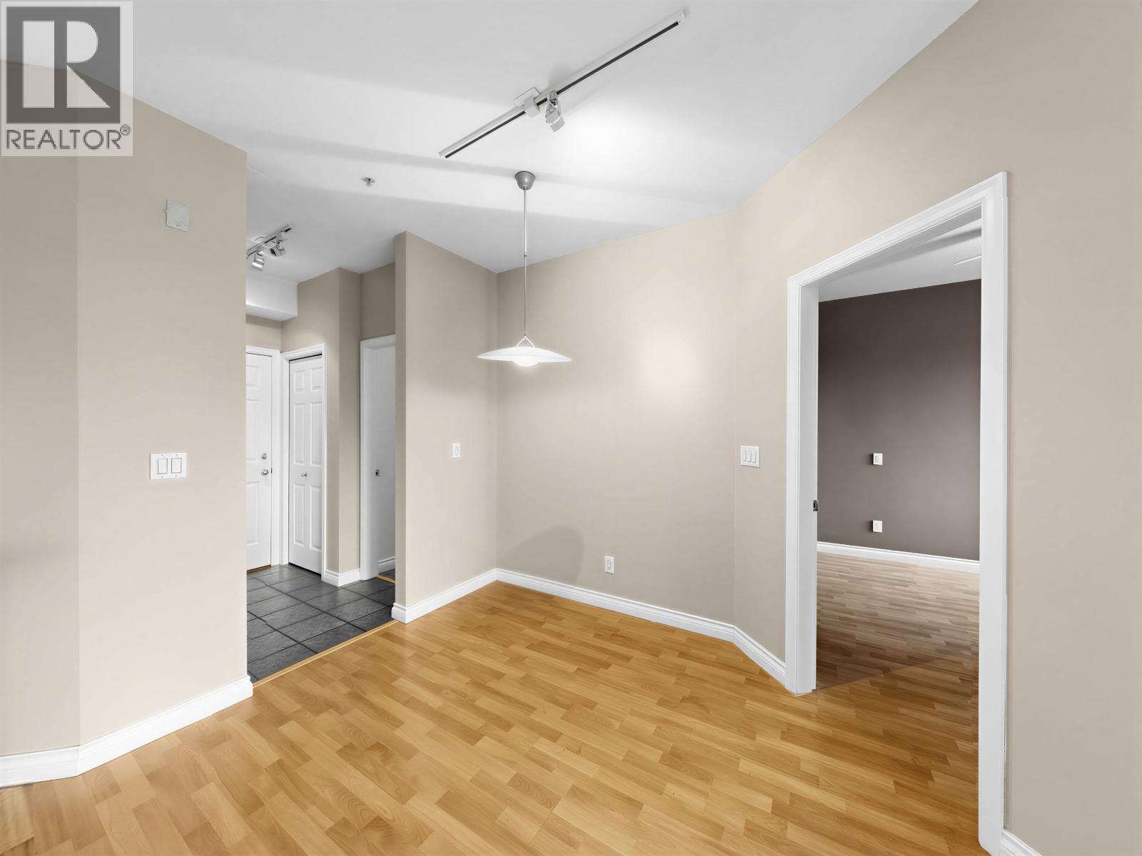 Photo of 204 131 W 3RD STREET 18