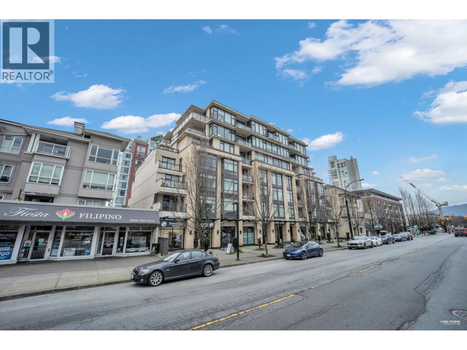 Photo of 204 131 W 3RD STREET 37