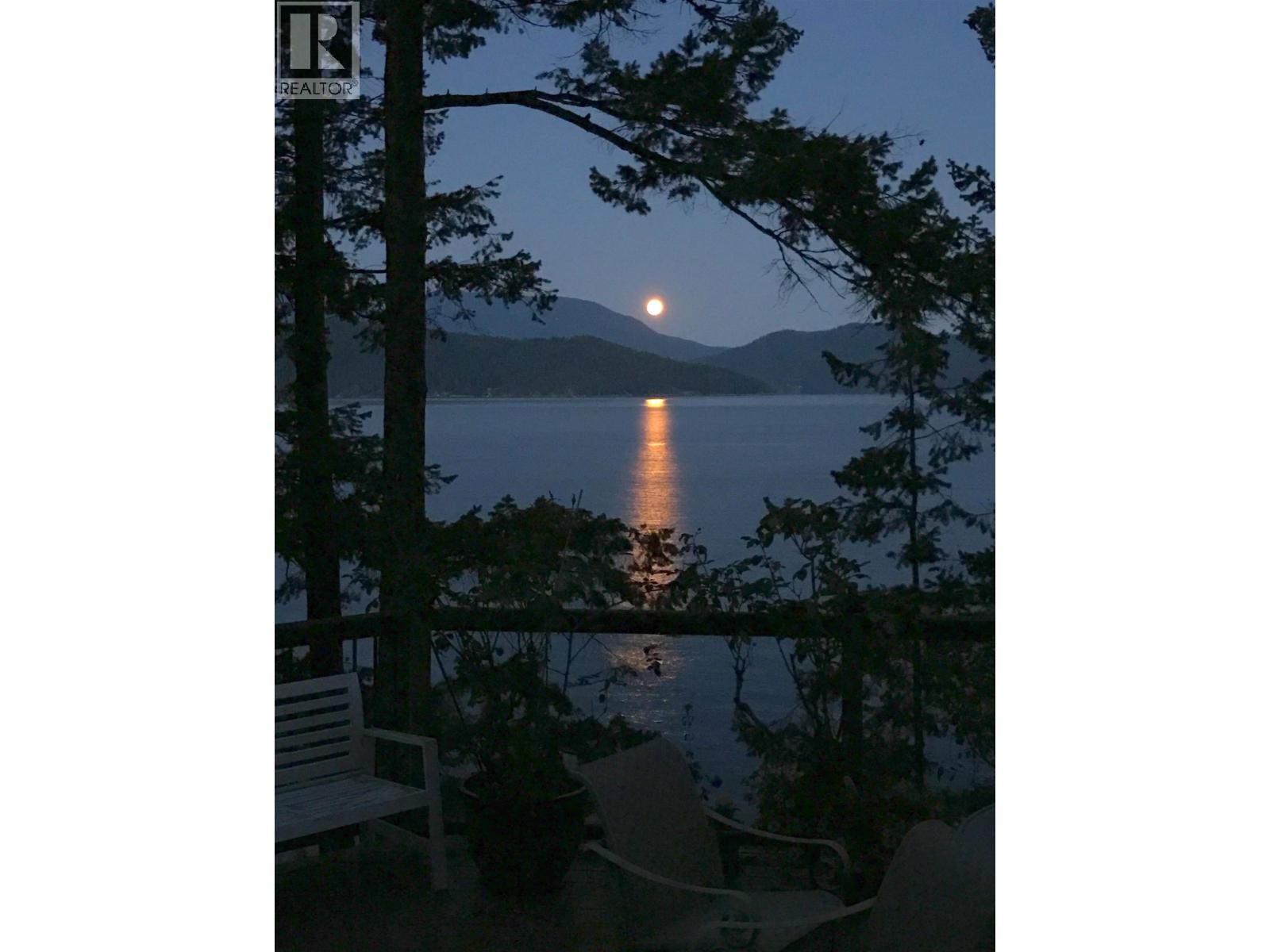 890 THE GROVE ROAD, Gambier Island