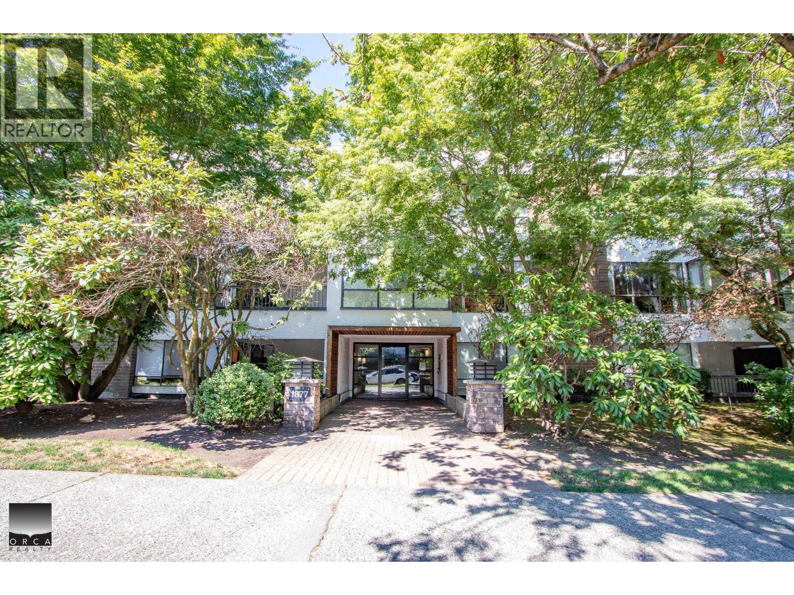 203 1877 WEST 5TH Street, Vancouver