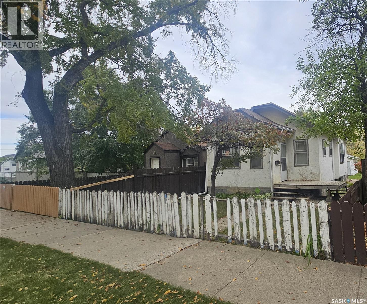 114 N AVENUE S, Saskatoon — photo 2