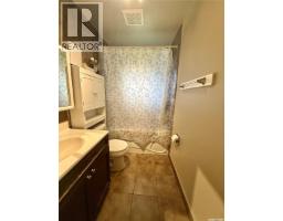 1511 Grandview Street W, Moose Jaw, SK S6H6R4 Photo 12