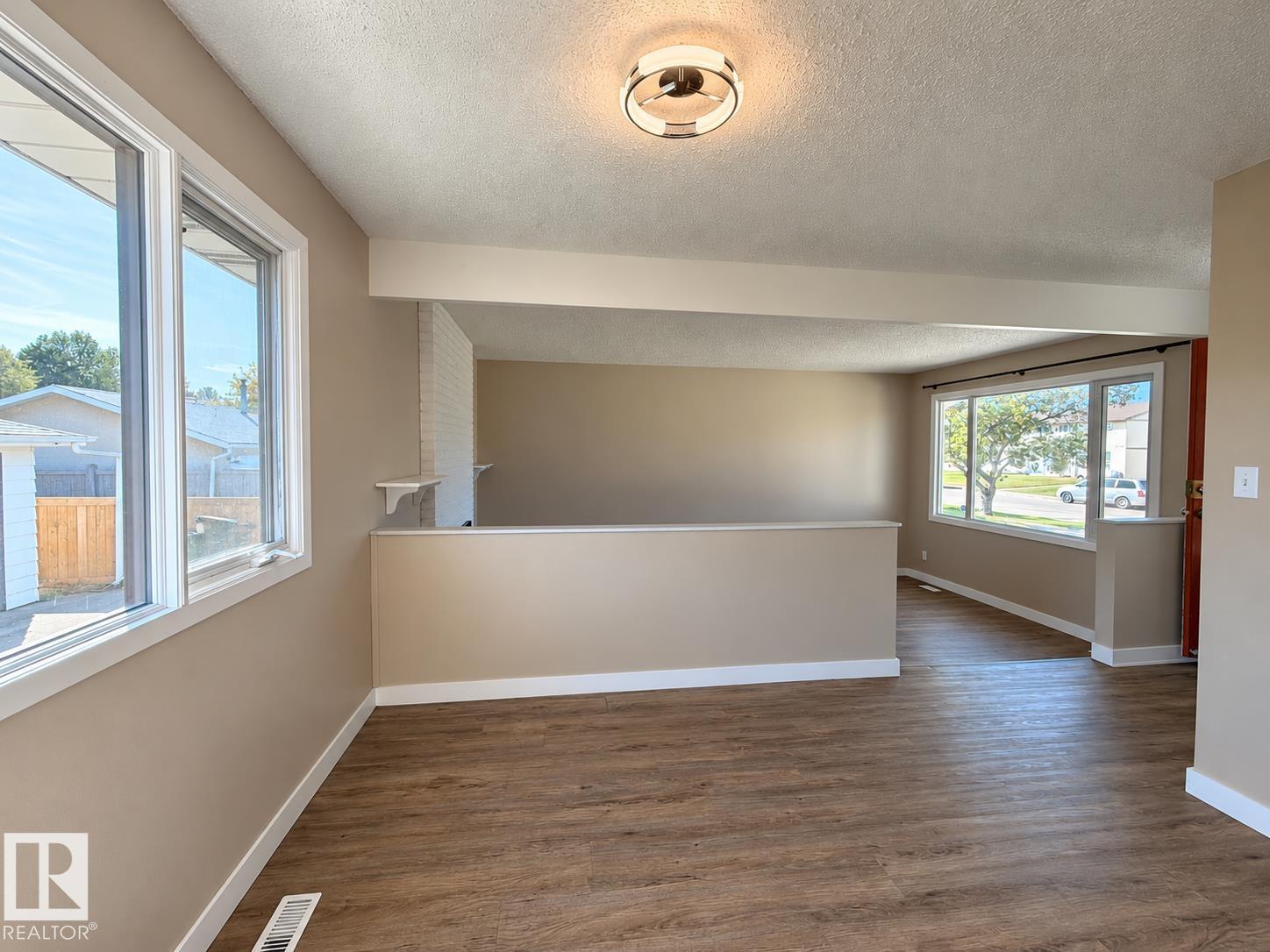 10439 36A Ave NW - 6