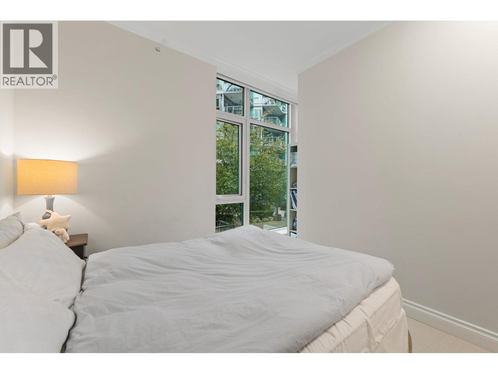 Photo of 211 185 VICTORY SHIP WAY 15