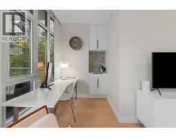 211 185 Victory Ship Way, North Vancouver, BC V7L0G2 Photo 11