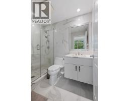 211 185 Victory Ship Way, North Vancouver, BC V7L0G2 Photo 22