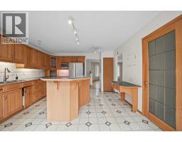 Bedroom - 60 Silverview Way Nw, Calgary, AB T3B3J8 Photo 10